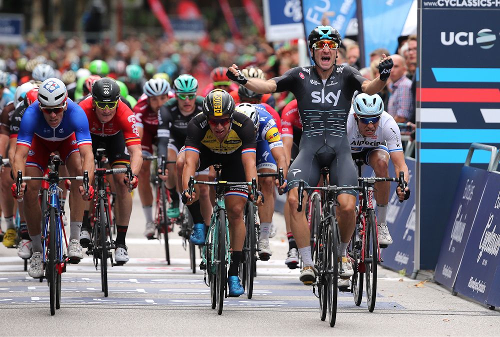 Elia Viviani wins the Cyclassics Hamburg