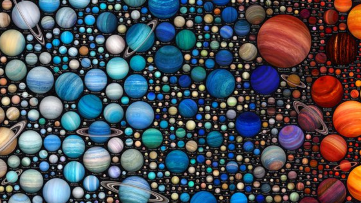 A multitude of spheres and varying colors ranging from blue to red.