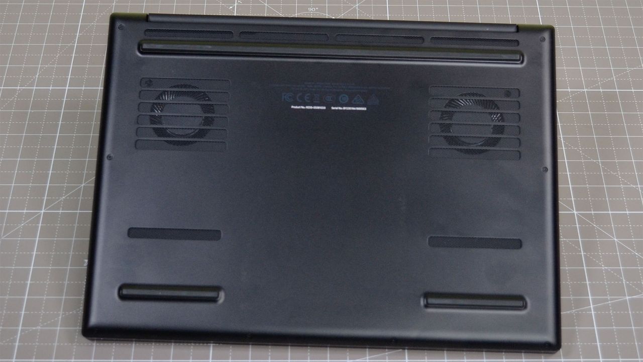 El Razer Blade 14 (2024) en una mesa