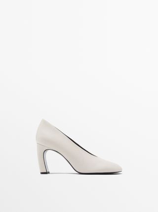 Heeled Shoes With Rounded Toe