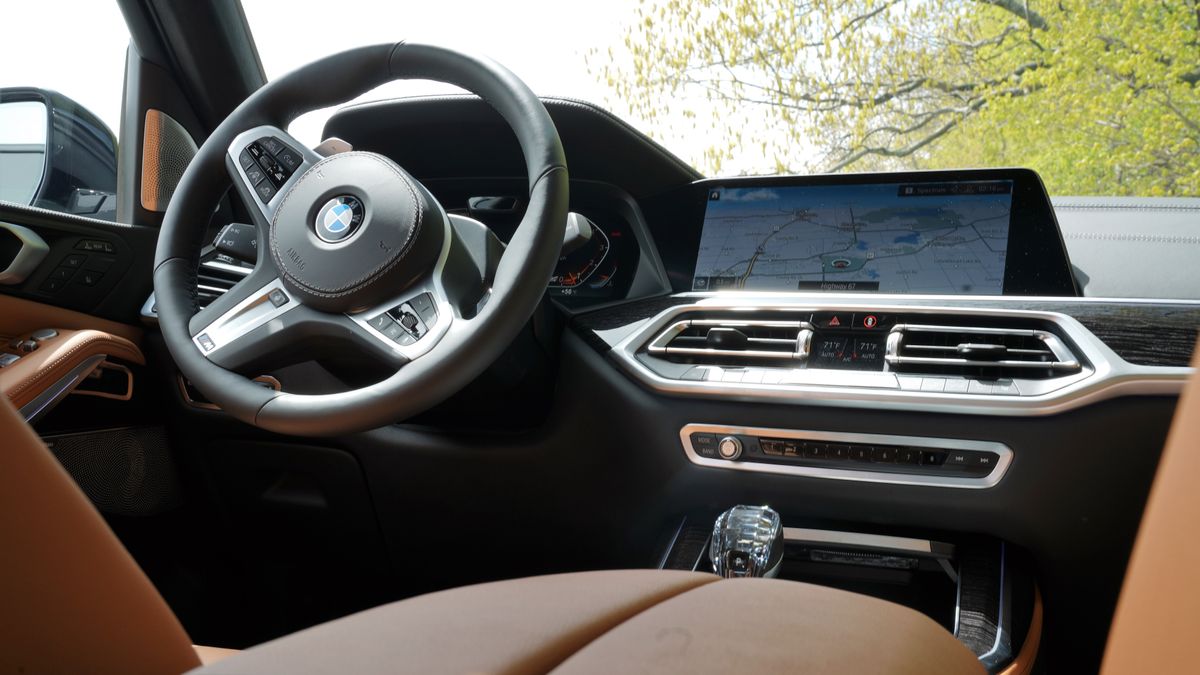How the BMW X7 voicebot is far better (and a little less advanced) than