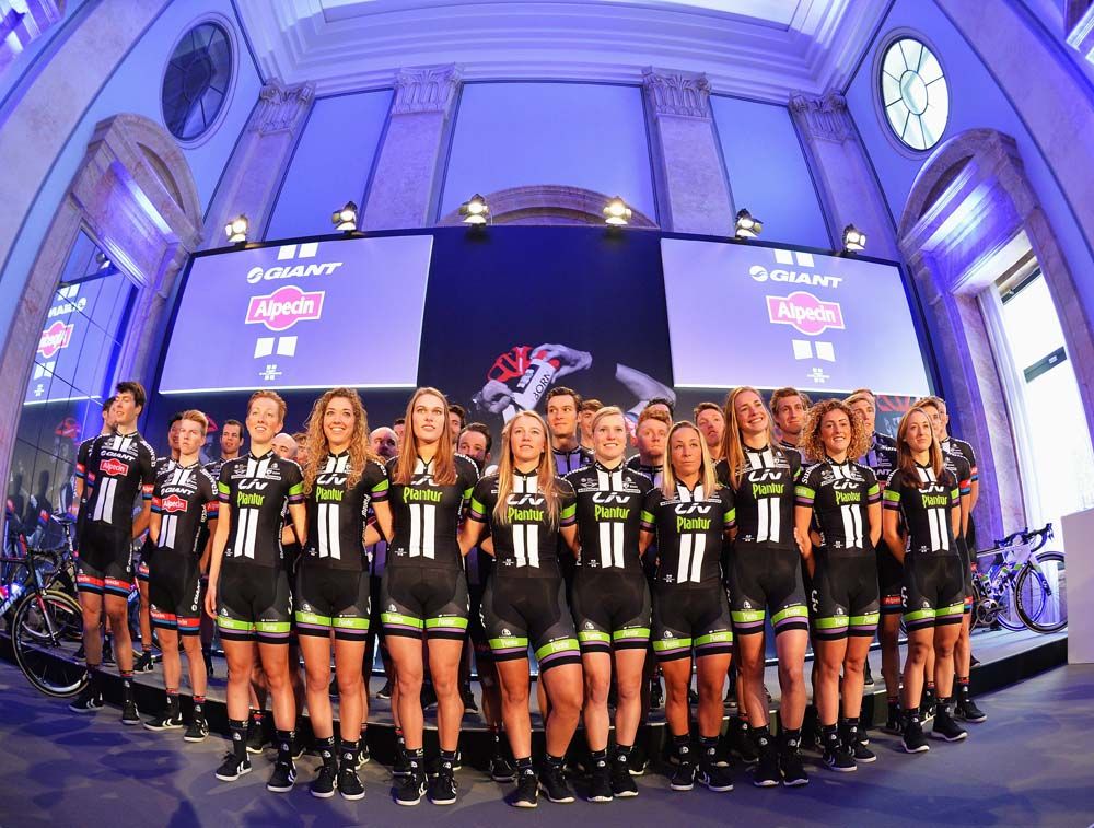 The 2016 Liv-Plantur teams