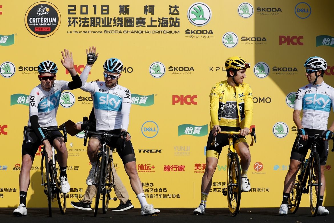 Geraint Thomas lined up with his Team Sky teammates