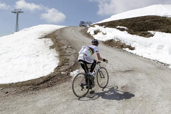 Cadel Evans on the Plan de Corones
