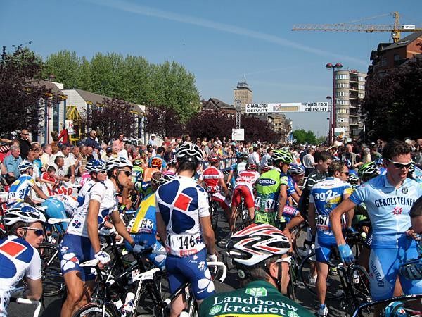 The start in Charleroi.