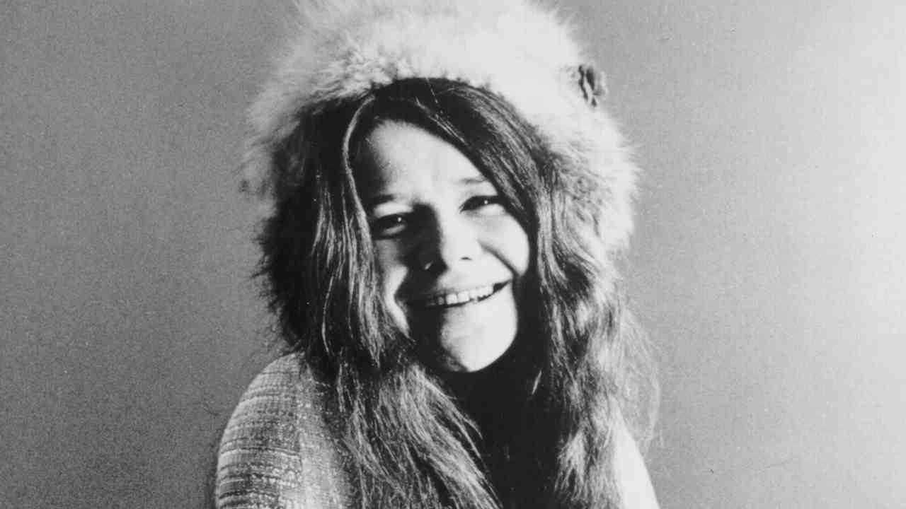 Janis Joplin posing for a photograph in 1970