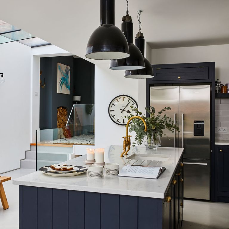 18 navy kitchen ideas to show how to use this stylish shade | Ideal Home
