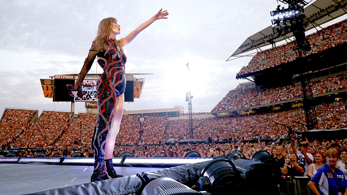 Taylor Swift Suffers Another Eras Tour Malfunction As A Trapdoor Fails