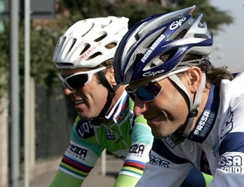 Mario Cipollini (Liquigas-Bianchi) and Alessandro Petacchi (Fassa Bortolo) together early on in the race