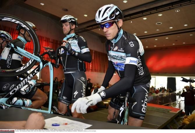 Riders sign on for the 2014 Handzame Classic