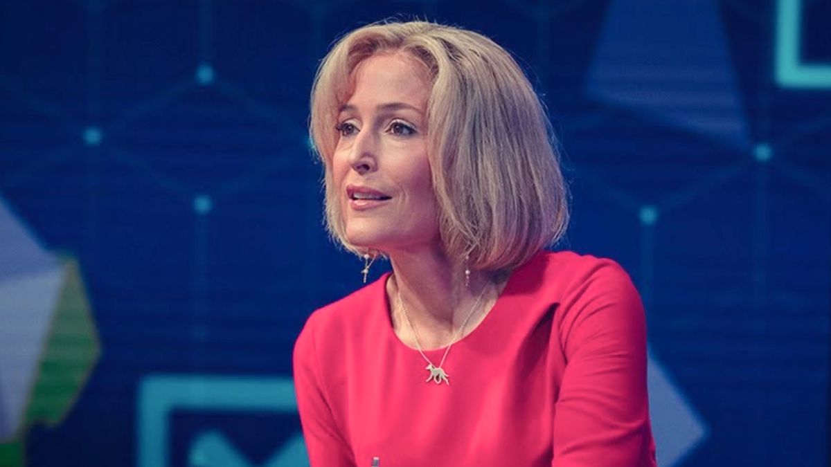 Gillian Anderson in Scoop on Netflix