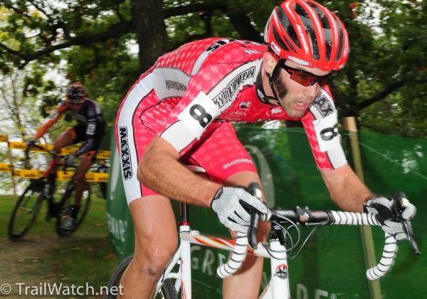 Geoff Kabush (Team Maxxis-Rocky Mountain) riding in third place