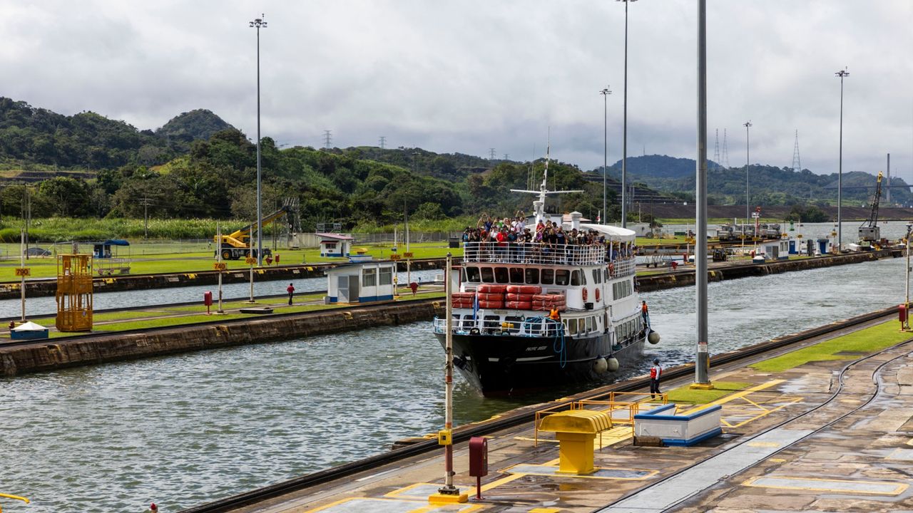 A ship passing through the Panama Canal