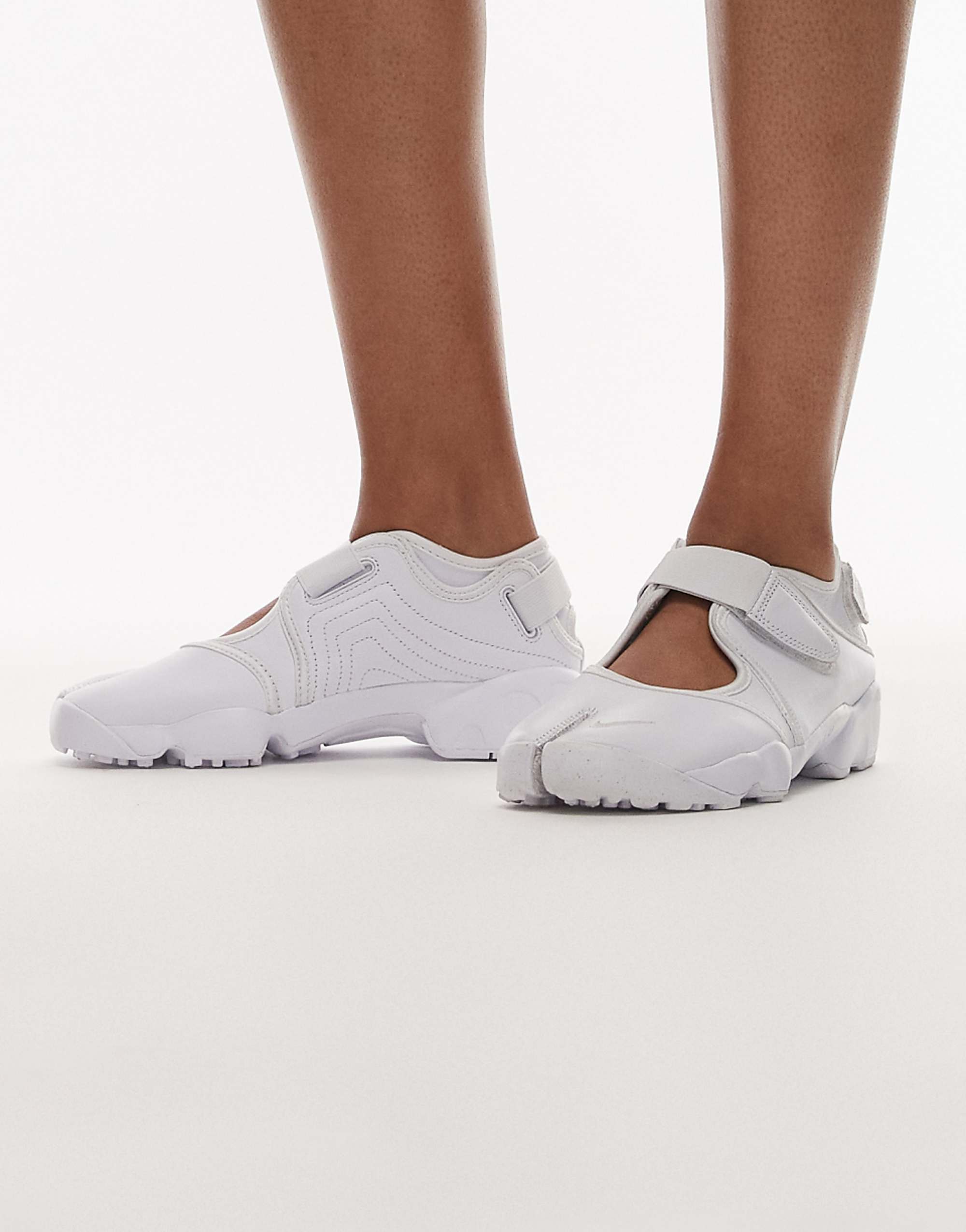 Nike Air Rift Unisex Trainers in White