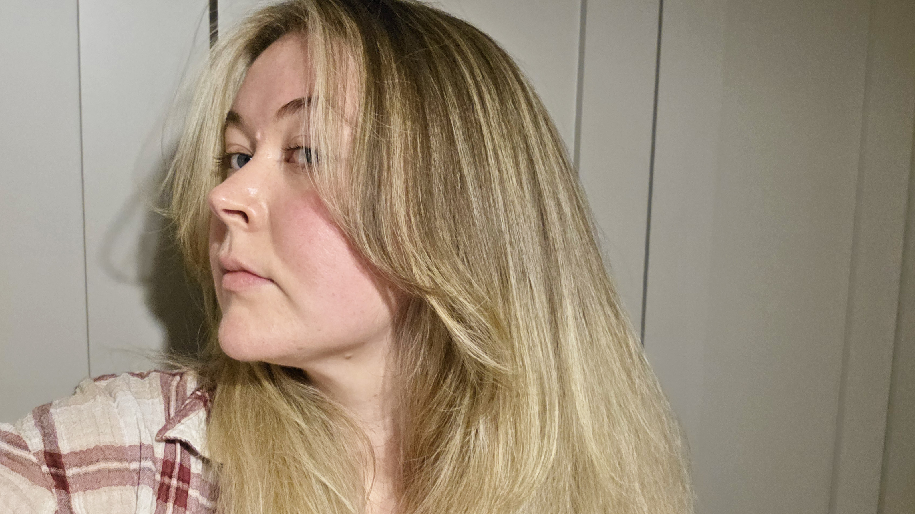 Hair after drying with the Shark Glam straightener