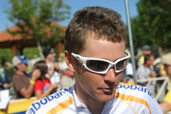 Peter Stetina (Garmin-Transitions) keeping the white jersey warm for Sagan