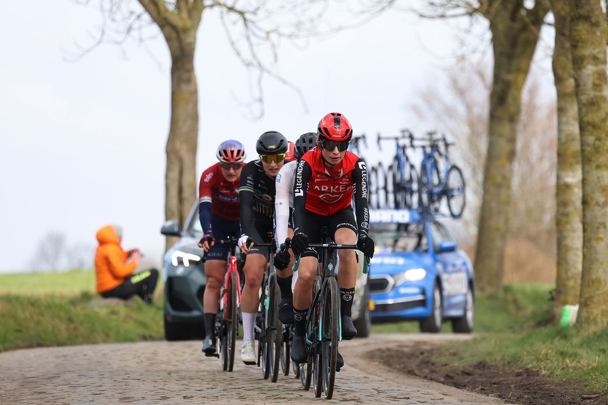Eventual winner Lotte Claes leads the early breakaway