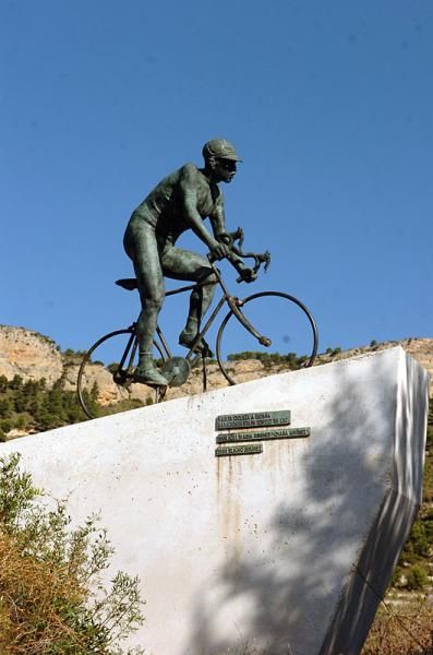 A memorial to Spanish rider Jos&eacute; Maria Jimenez along the route of stage eight.