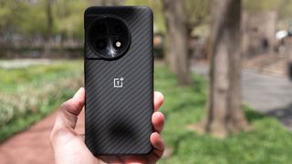 The OnePlus 11 in the official Aramid Fiber case