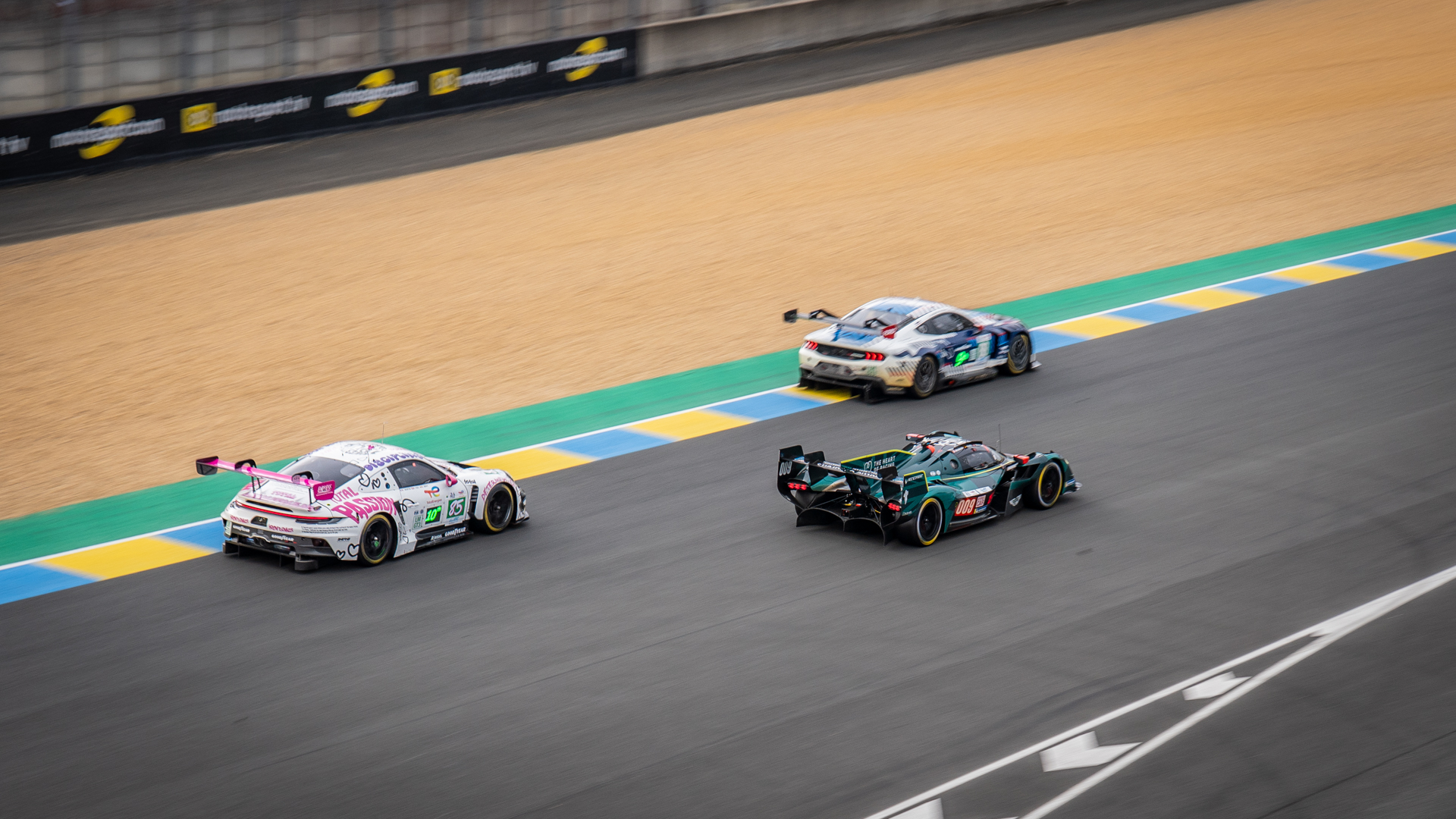 Aston Martin Valkyrie Le Mans