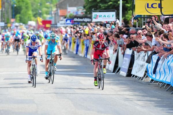 Cadel Evans wins the first road stage of the Dauphine