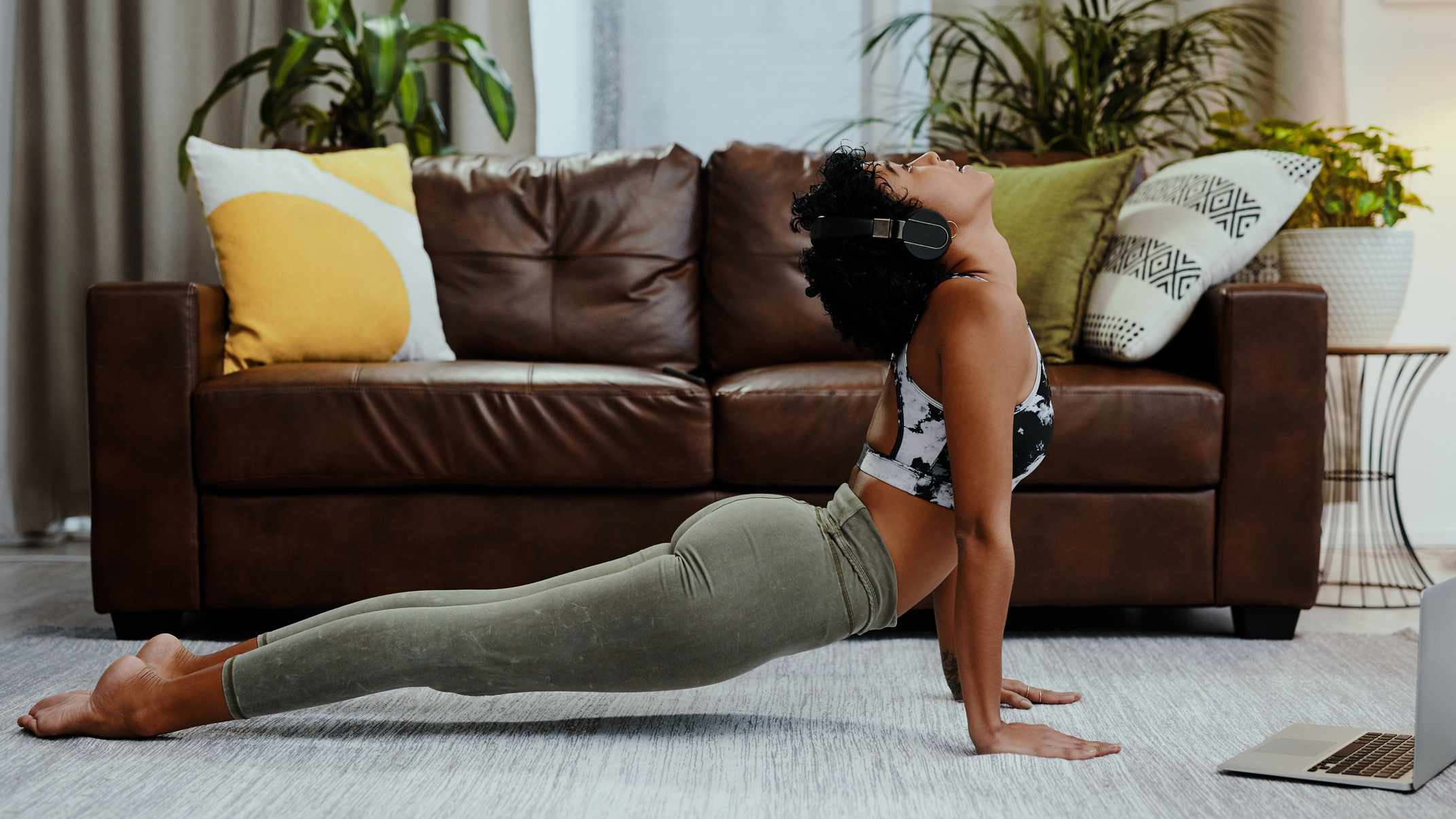 10-Minute Yoga to Sculpt and Tone Your Core - Prime Women Media