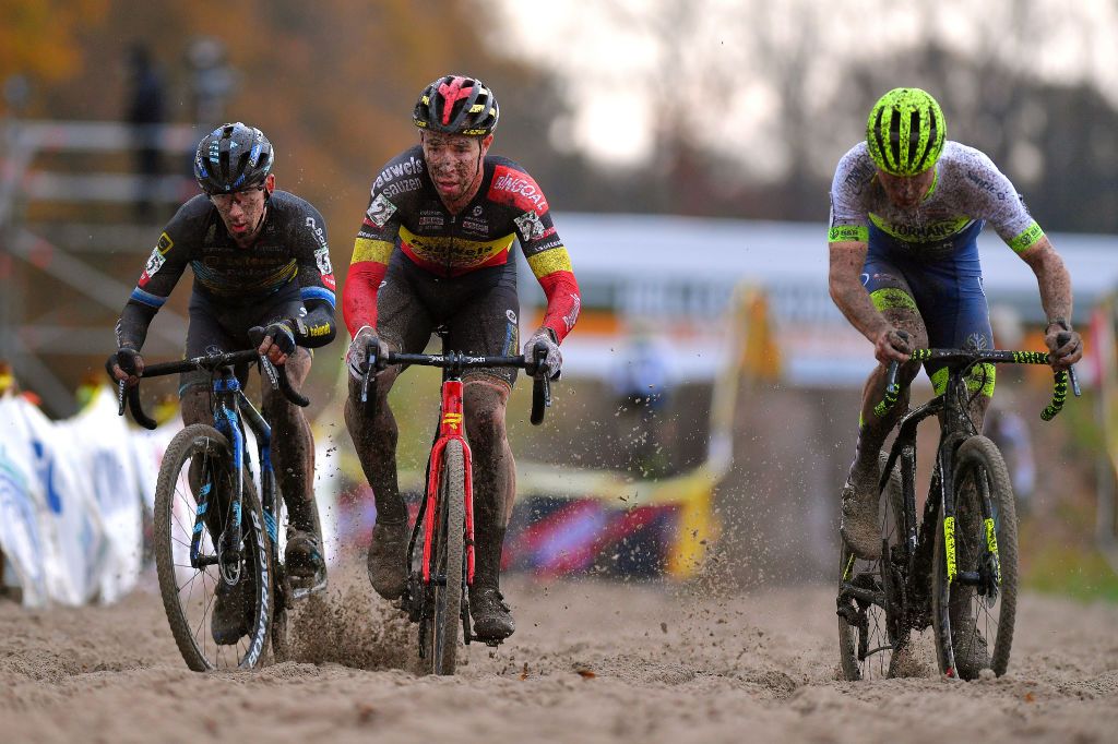 Laurens Sweeck fights in the sand