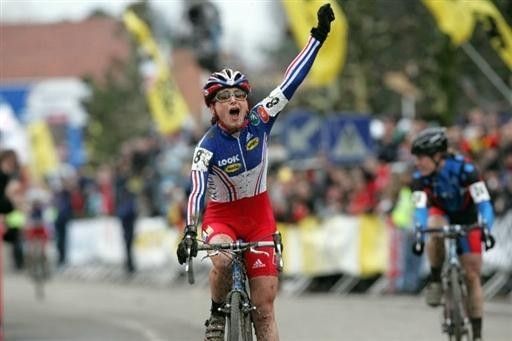 Maryline Salvetat takes gold