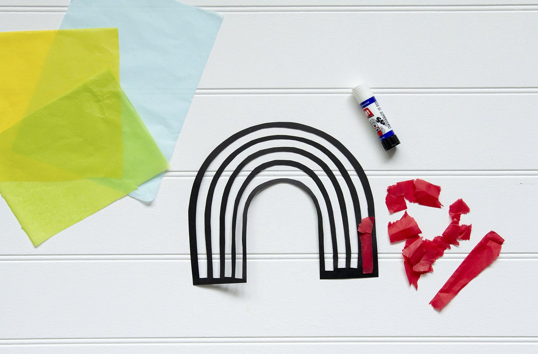 How to make a rainbow sun catcher - Good To | GoodtoKnow