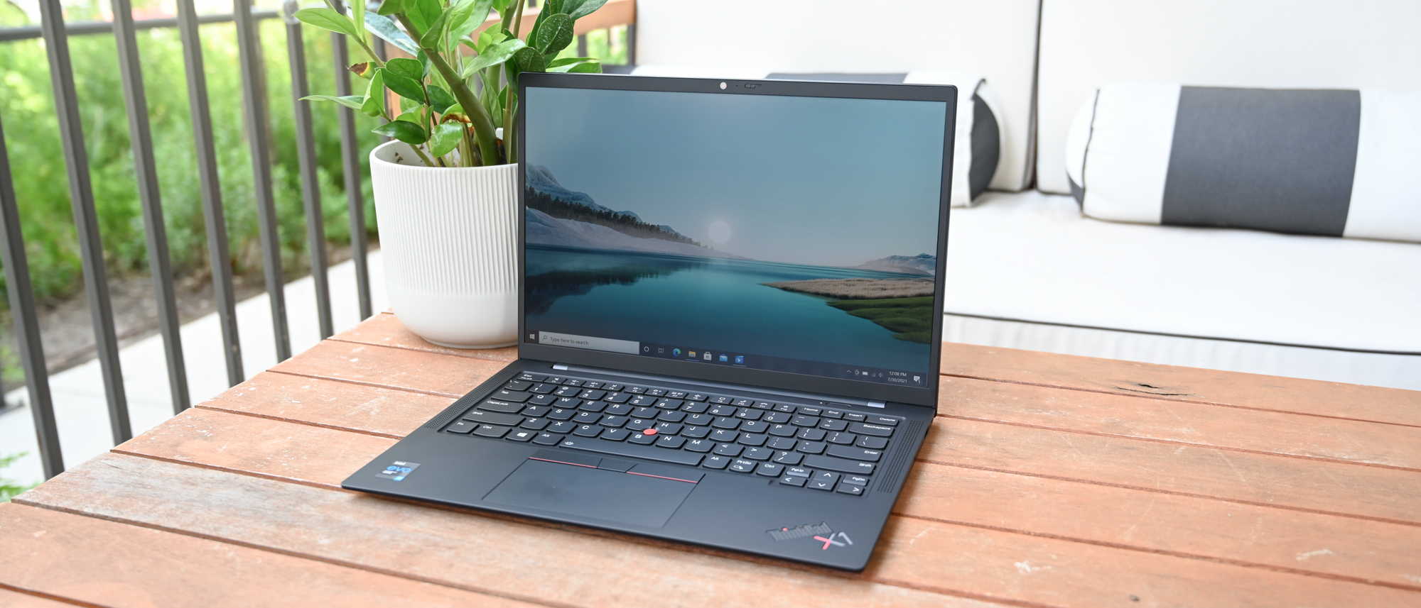 Lenovo ThinkPad X1 Carbon (Gen 9) review: Flirting with perfection | Laptop  Mag