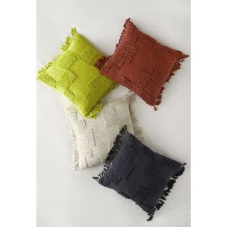 Multiple colors of throw pillows