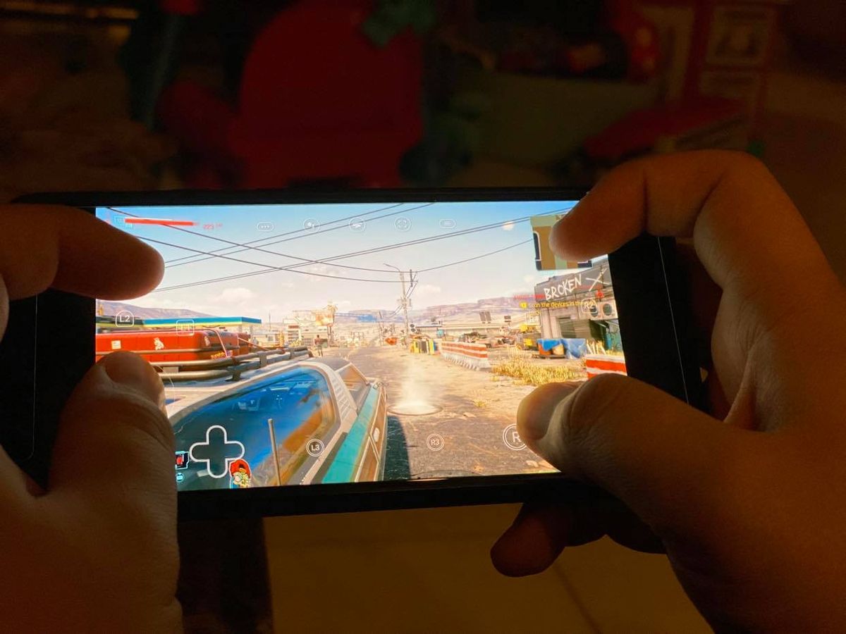 Cyberpunk 2077 Mobile Stadia Touchscreen Hand