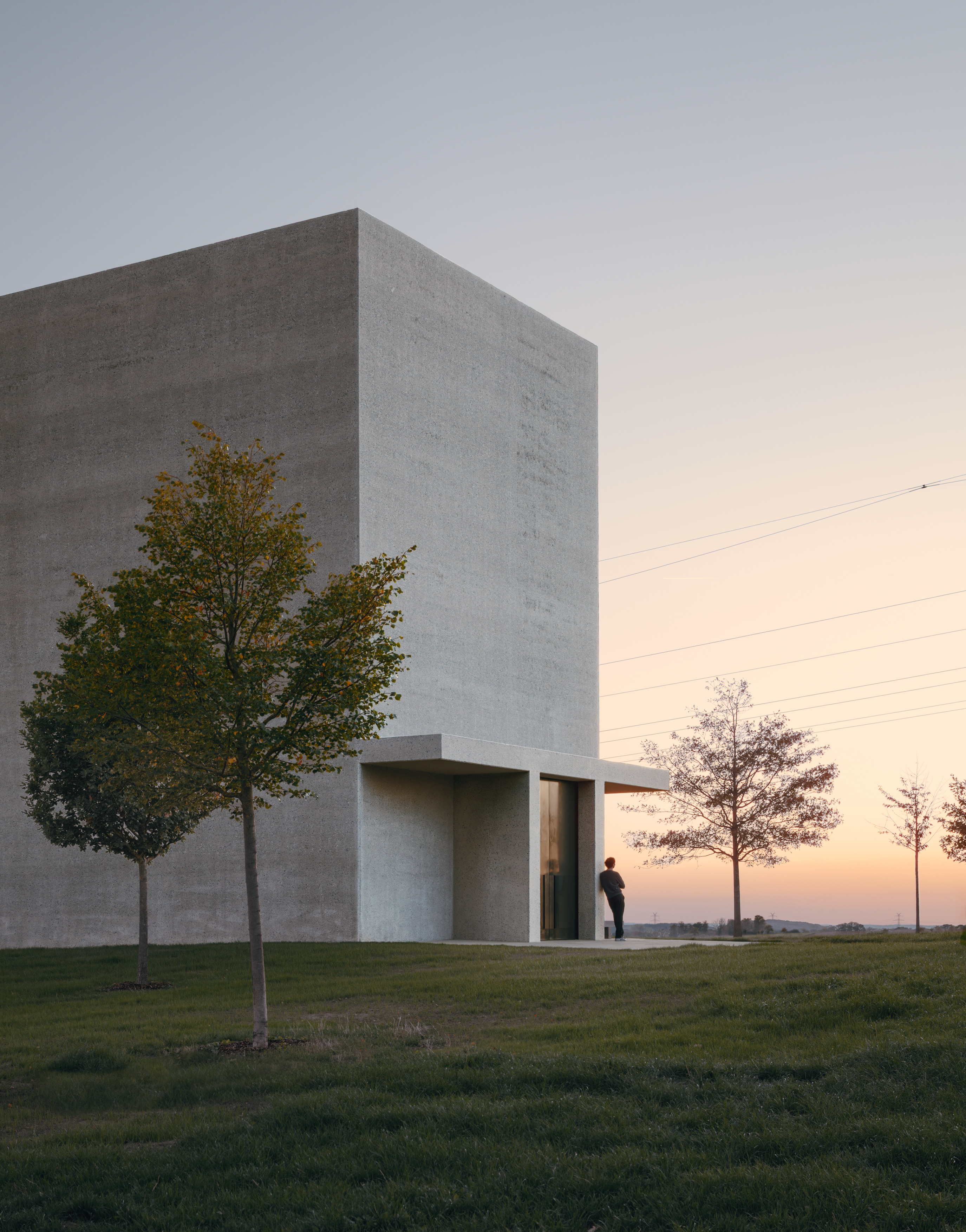 Front fa&amp;ccedil;ade during sunset