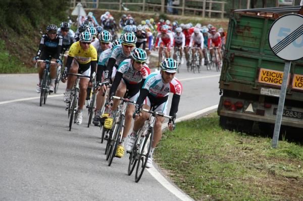 Omega Pharma-Lotto sets tempo in the peloton.