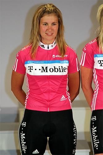 Australian rider Alexis Rhodes continues her remarkable comeback and is already showing good form this season