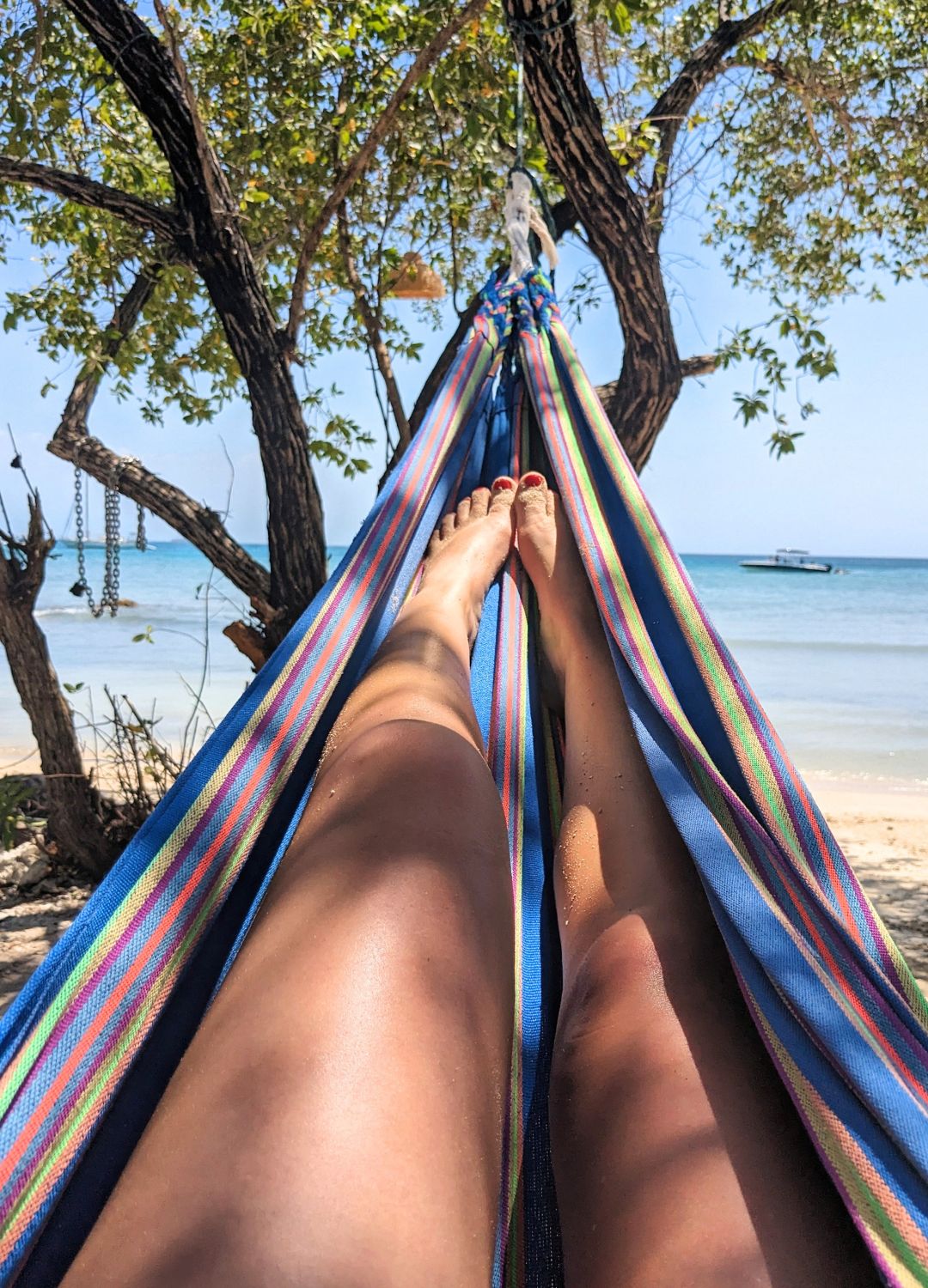 lydia swinscoe on a beach in colombia
