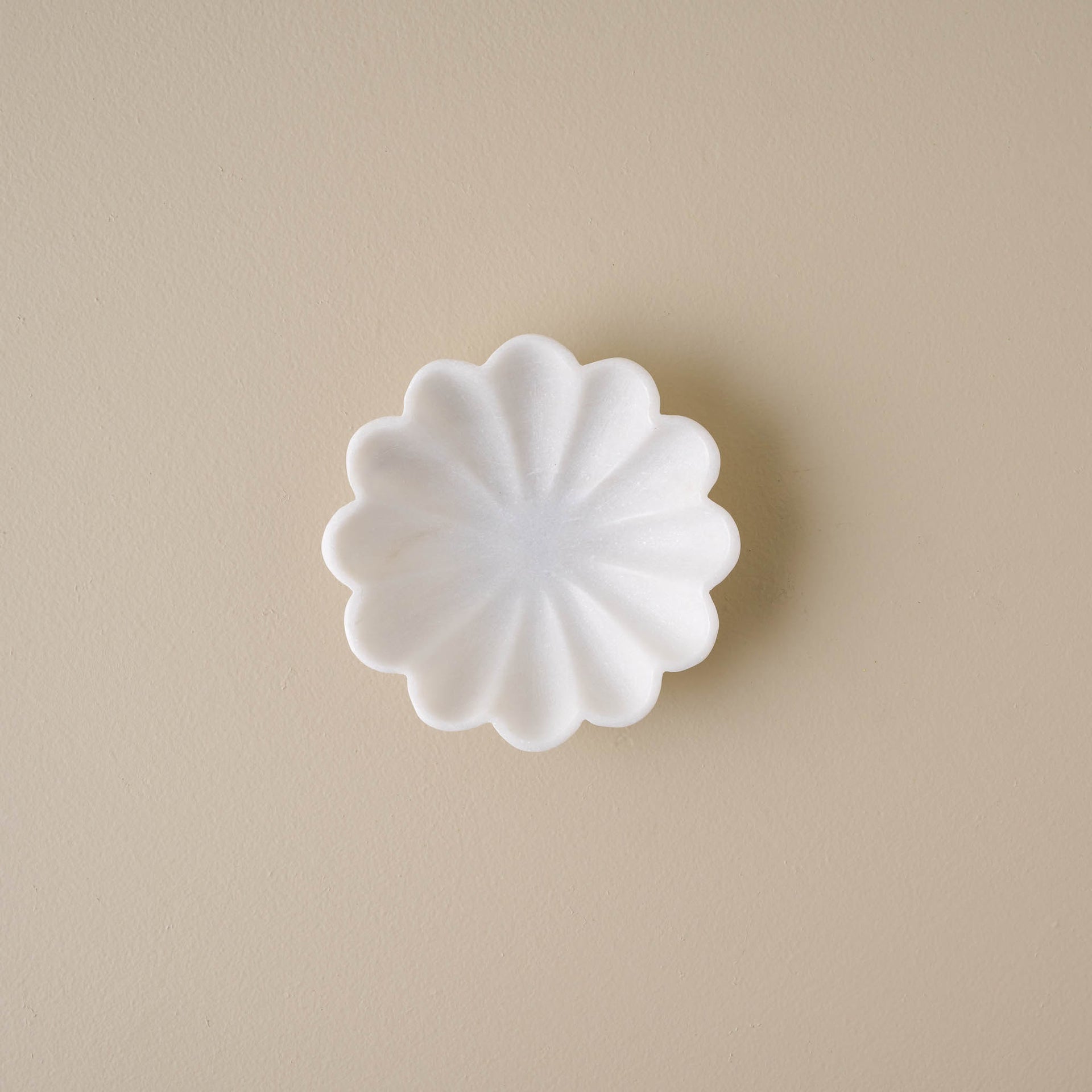 Scalloped Marble Accent Bowl - Small