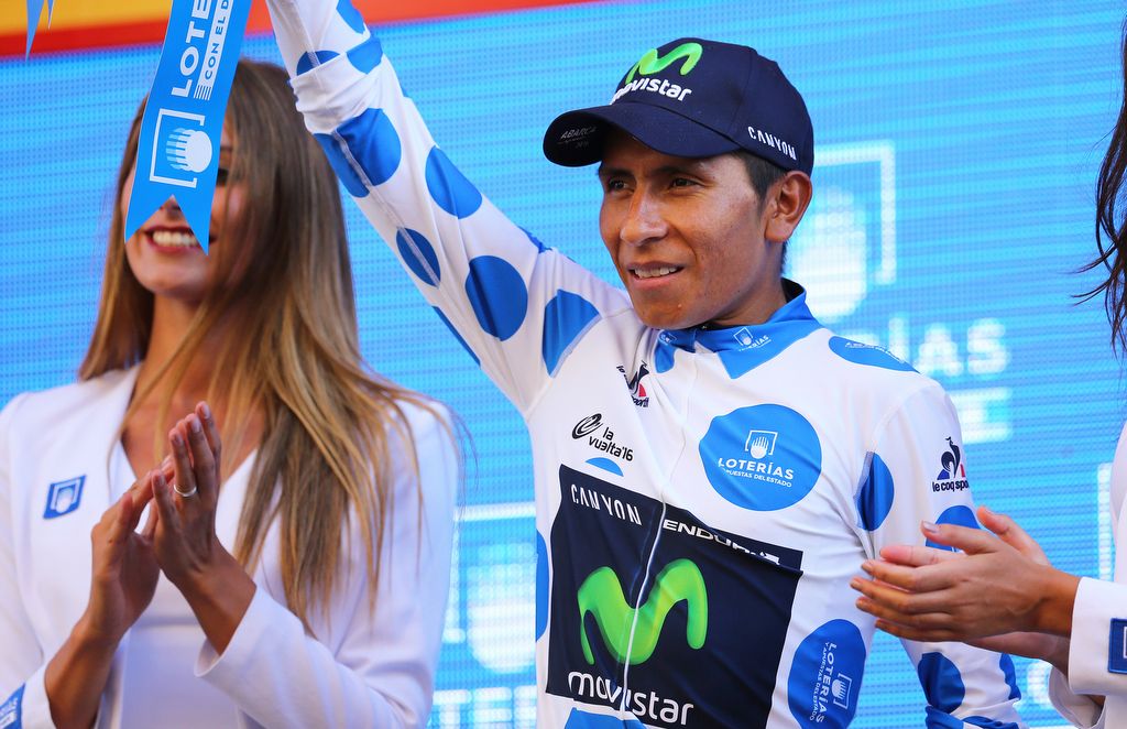 Nairo Quintana holds onto the KOM jersey