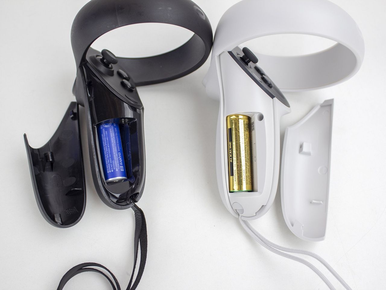 Oculus Quest 2 Vs Quest Controllers 6 Battery Door