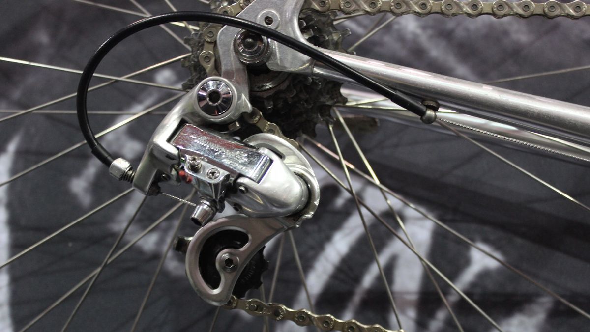 A closer look at the Campagnolo rear derailleur