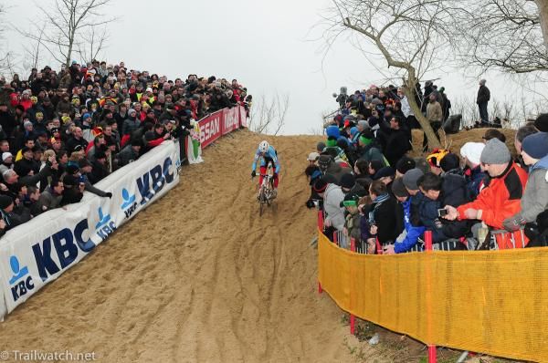 Keven Pauwels (Belgium) trying to manage the endless sand