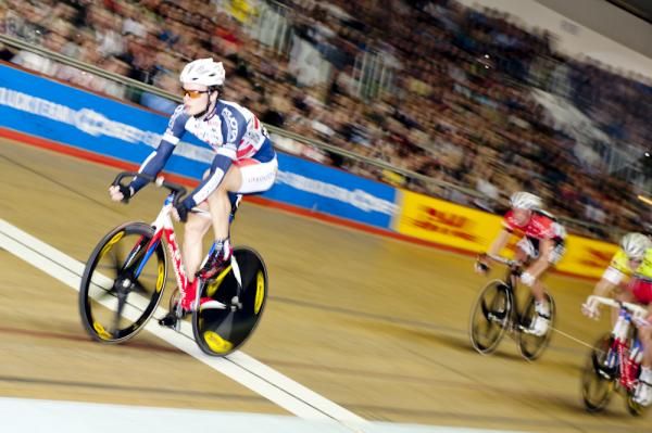 Steven Burke takes the scratch race