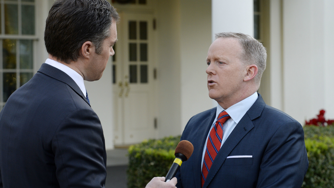 Sean Spicer Criticised After Saying 'even Hitler Didn't Use Chemical ...