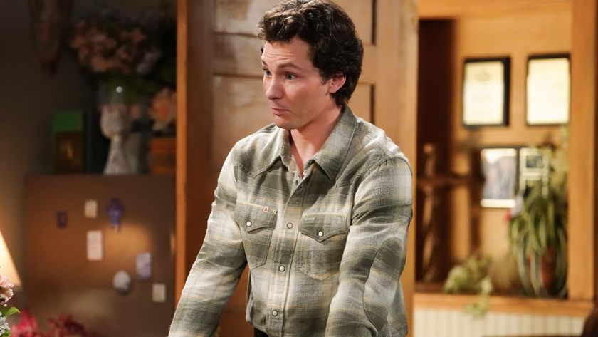 Montana Jordan as Georgie reacting with surprise 