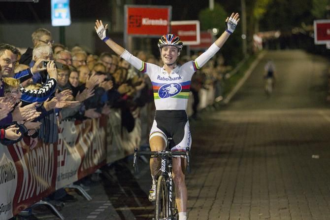 Marianne Vos wins the Nacht van Woerden