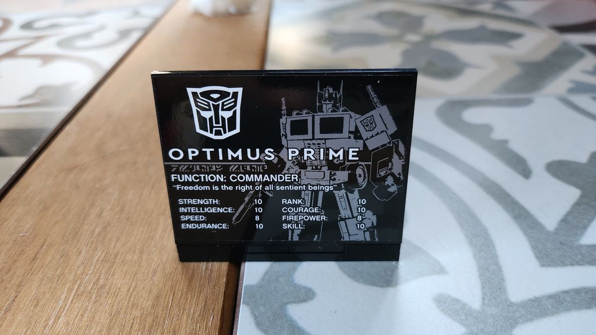 Lego Optimus Prime (10302)_close up of plaque