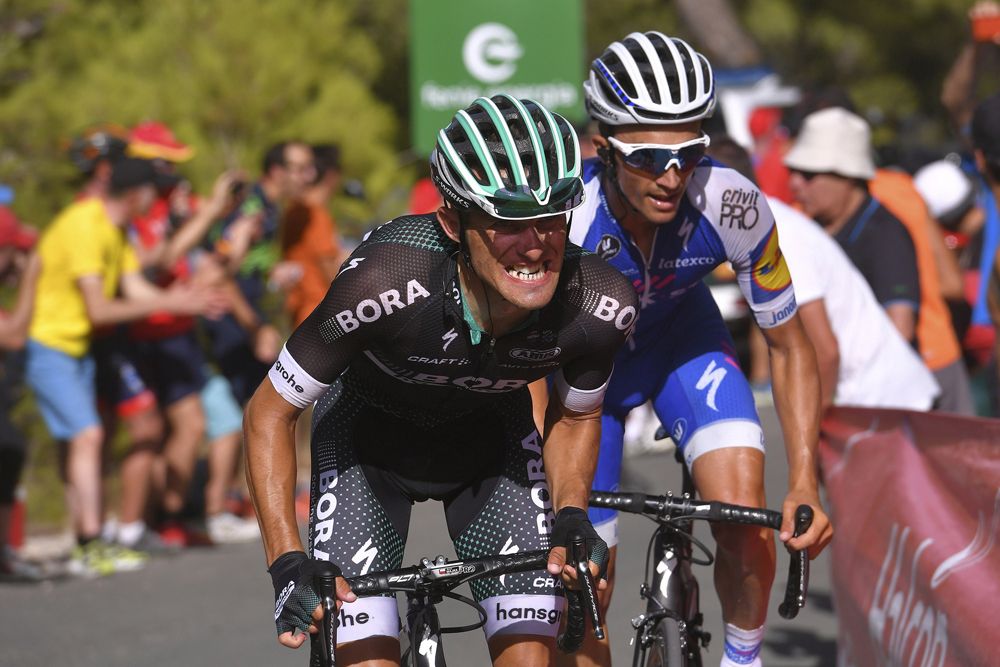 Rafal Majka (Bora-Hansgrohe) leads Julian Alaphilippe (Quick-Step Floors)