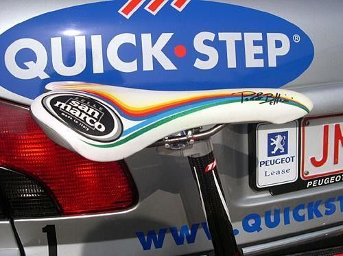 Selle San Marco made up a special saddle with World Cup colors and Bettini's autograph especially for Il Grillo.