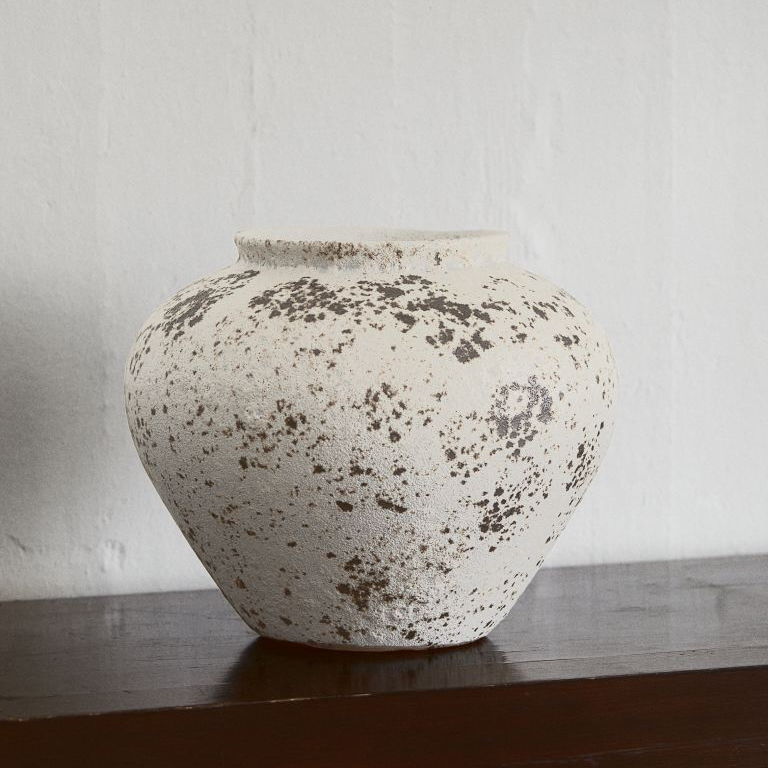 A light Terracotta Vase