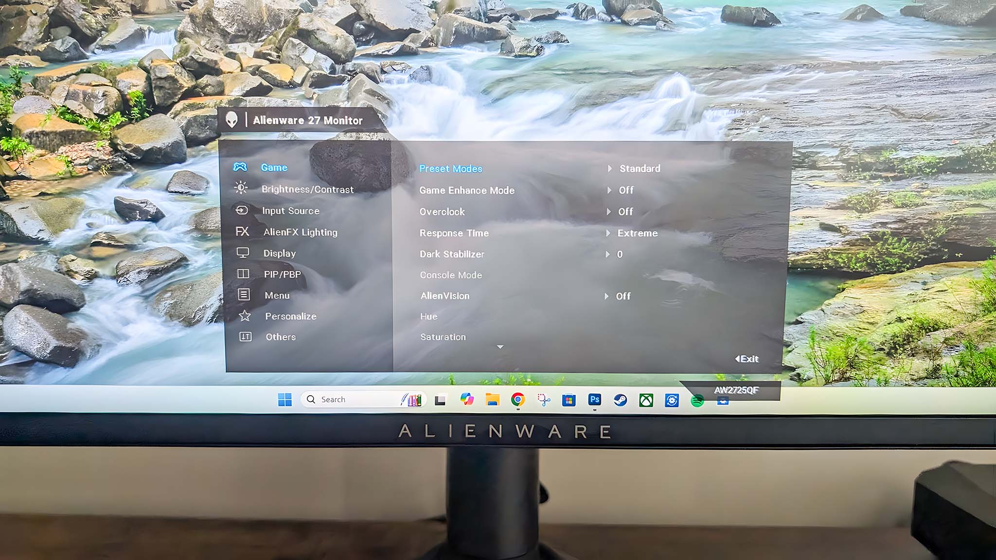 OSD menu on the Alienware AW2725QF.